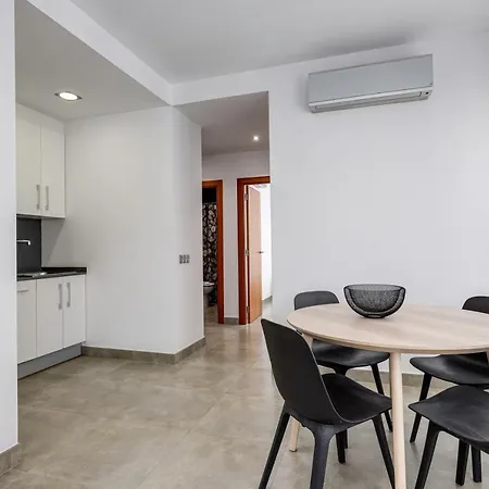 アパート Urban Flats Vallirana *