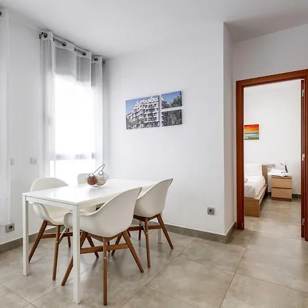 Urban Flats Vallirana *